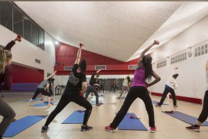 yoga animation salle polyvalente gym jeunes fille foyer tolbiac